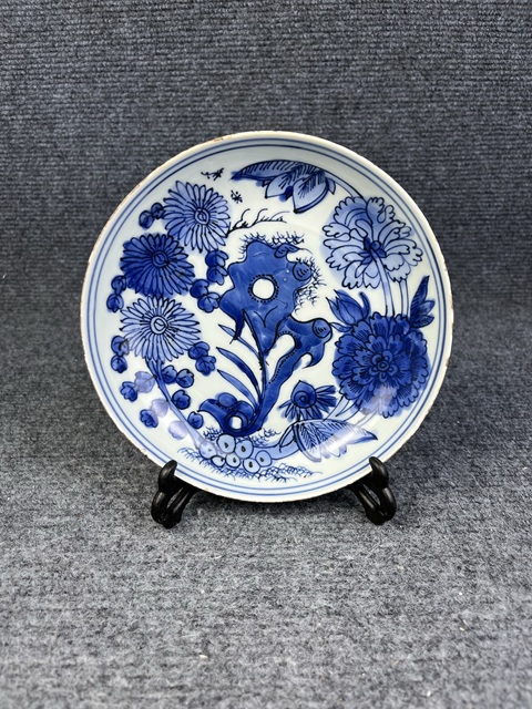 古玩陶瓷青花洞石花卉紋盤真品鑒賞圖