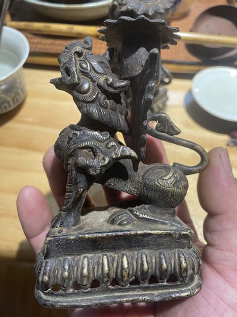 古玩銅器燭臺真品鑒賞圖