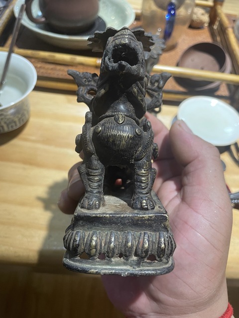 古玩銅器燭臺真品鑒賞圖