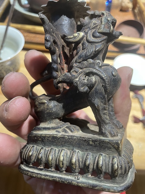 古玩銅器燭臺真品鑒賞圖