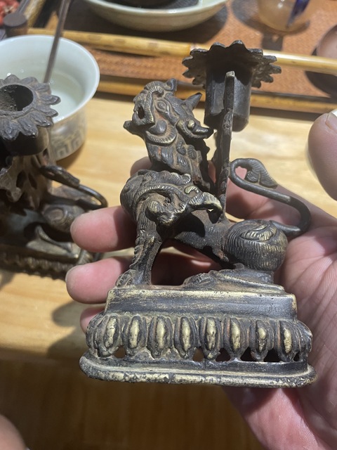 古玩銅器燭臺真品鑒賞圖