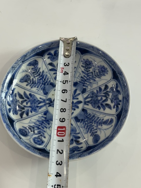 古玩陶瓷花卉紋青花盤真品鑒賞圖