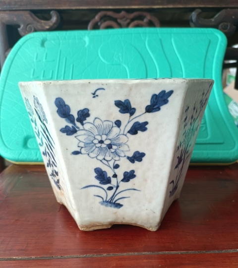 古玩陶瓷青花花卉紋六方花盆真品鑒賞圖