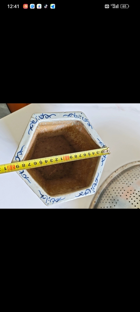 古玩陶瓷青花花卉紋六方花盆真品鑒賞圖