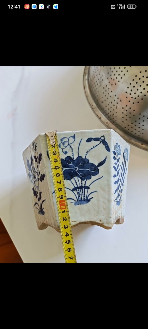 古玩陶瓷青花花卉紋六方花盆真品鑒賞圖