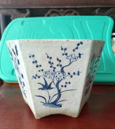 古玩陶瓷青花花卉紋六方花盆真品鑒賞圖