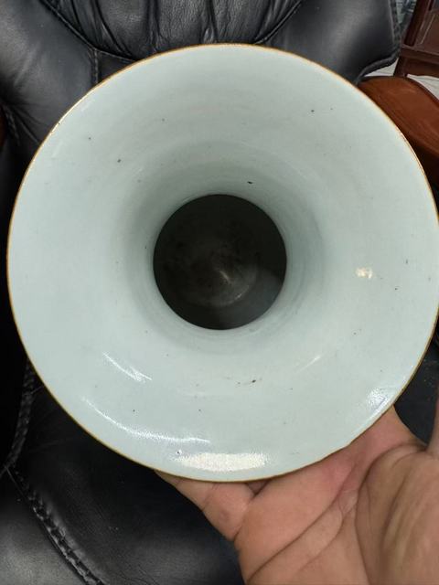 古玩陶瓷博古圖粉彩瓶真品鑒賞圖