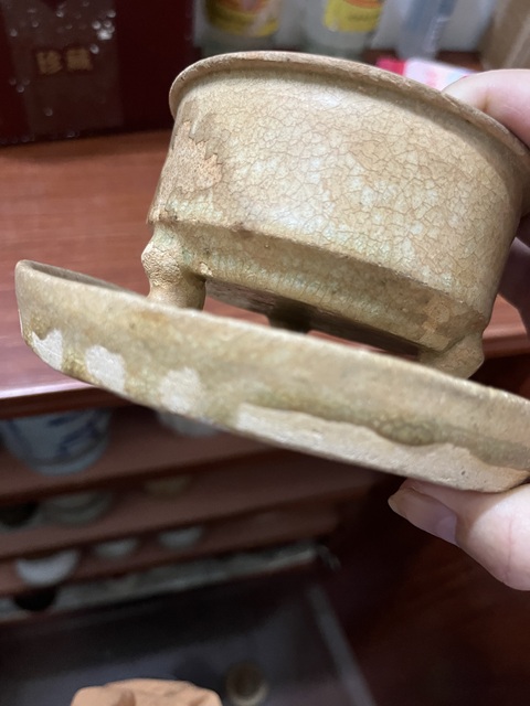 古玩陶瓷洪州窯青釉三足爐真品鑒賞圖
