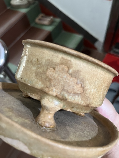 古玩陶瓷洪州窯青釉三足爐真品鑒賞圖