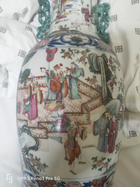 古玩陶瓷人物紋粉彩瓶真品鑒賞圖