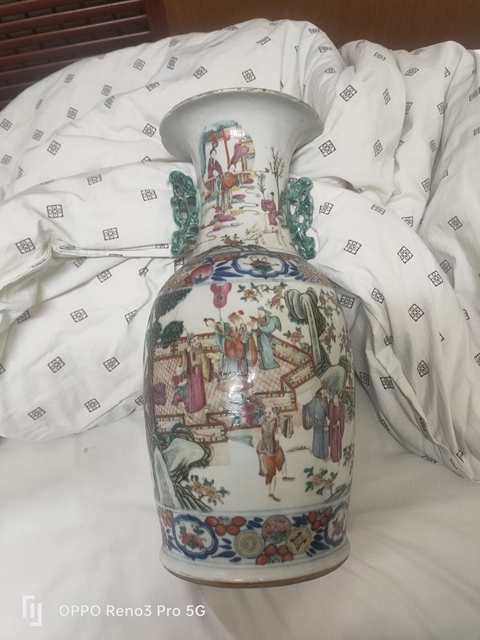 古玩陶瓷人物紋粉彩瓶真品鑒賞圖