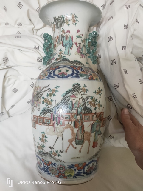 古玩陶瓷人物紋粉彩瓶真品鑒賞圖