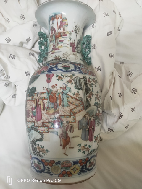 古玩陶瓷人物紋粉彩瓶真品鑒賞圖
