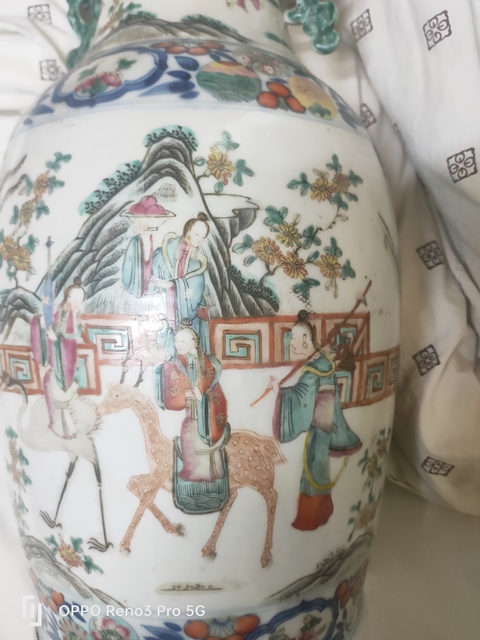 古玩陶瓷人物紋粉彩瓶真品鑒賞圖