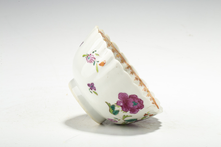 古玩陶瓷清乾隆·粉彩花卉紋花口杯真品鑒賞圖