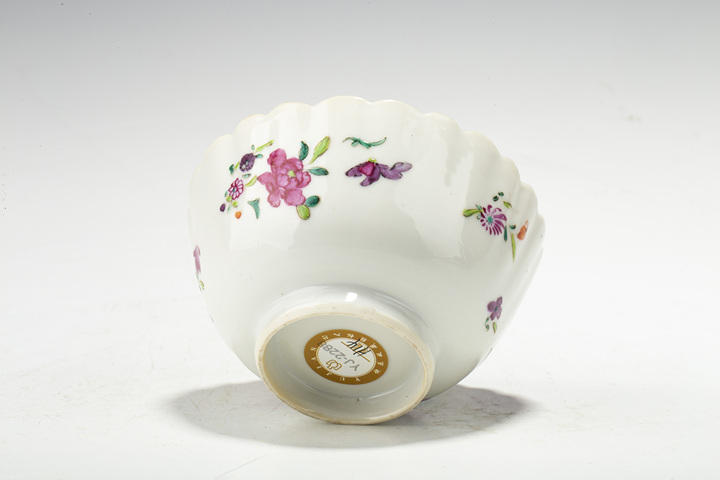 古玩陶瓷清乾隆·粉彩花卉紋花口杯真品鑒賞圖