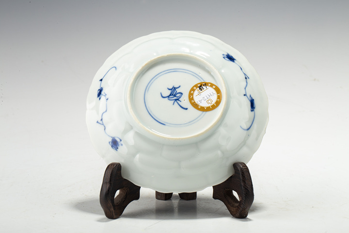 古玩陶瓷清康熙·青花喜鵲登梅圖花口杯碟
真品鑒賞圖