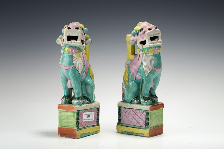 古玩陶瓷清中·粉彩獅子燭臺一對真品鑒賞圖