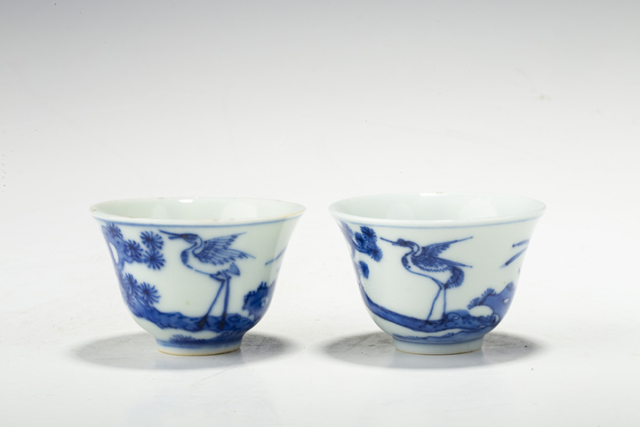 古玩陶瓷清中·青花松鶴紋杯一對真品鑒賞圖