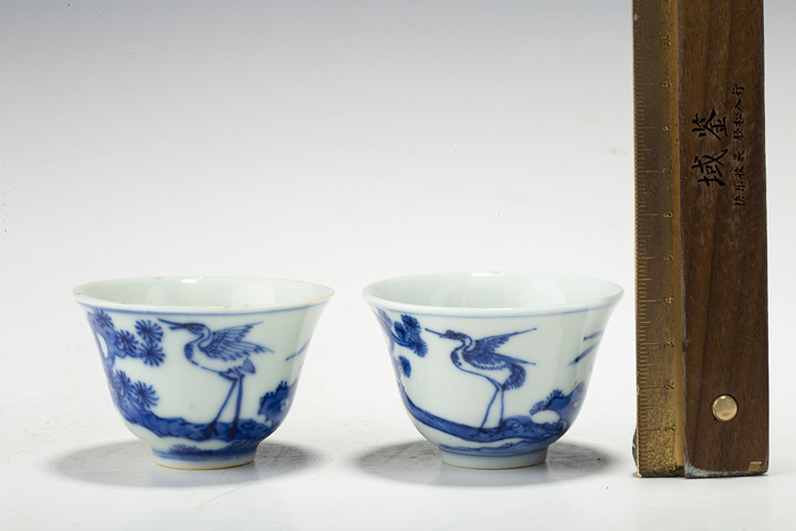 古玩陶瓷清中·青花松鶴紋杯一對真品鑒賞圖