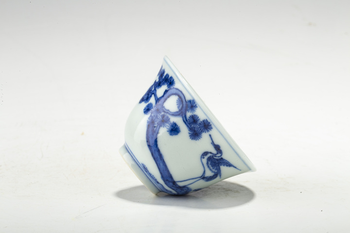 古玩陶瓷清中·青花松鶴紋杯一對真品鑒賞圖