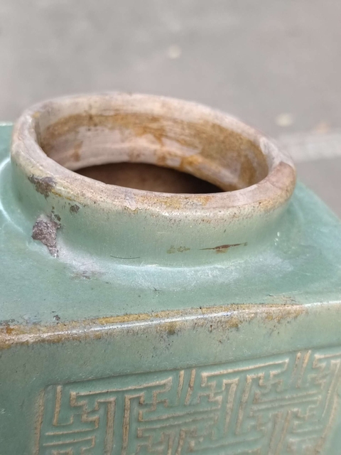 古玩陶瓷宜興白泥紫砂胎綠鈞釉萬字紋茶葉罐真品鑒賞圖