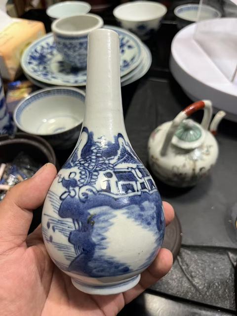 古玩陶瓷青花山水人物紋膽式瓶真品鑒賞圖
