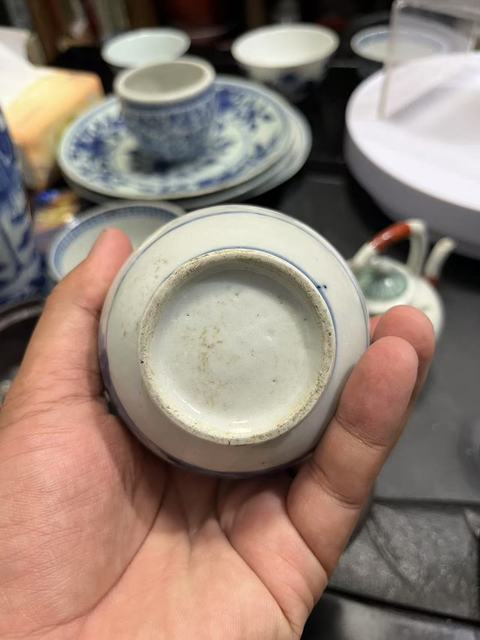 古玩陶瓷青花山水人物紋膽式瓶真品鑒賞圖