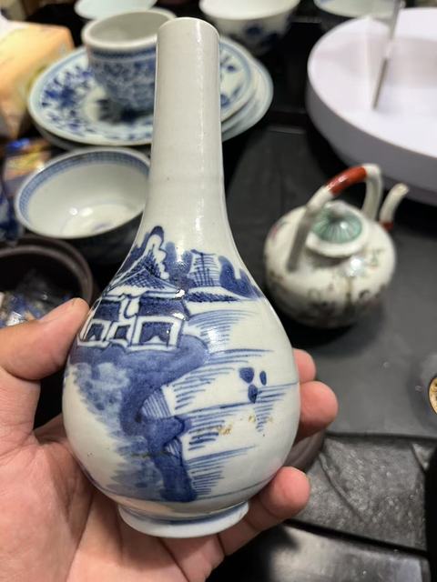 古玩陶瓷青花山水人物紋膽式瓶真品鑒賞圖