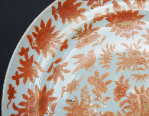 古玩陶瓷礬紅彩花鳥紋盤真品鑒賞圖