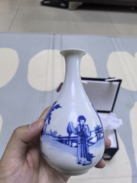 古玩陶瓷青花竹石仕女紋玉壺春瓶真品鑒賞圖