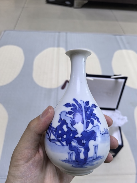 古玩陶瓷青花竹石仕女紋玉壺春瓶真品鑒賞圖