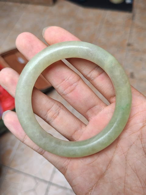 古玩玉器翡翠鐲子真品鑒賞圖