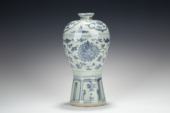 古玩陶瓷明正德·青花纏枝花卉紋梅瓶真品鑒賞圖