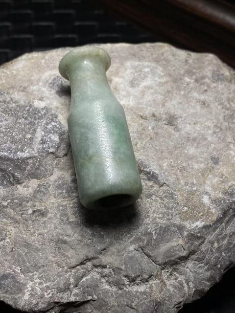 古玩玉器清代翡翠雕“素紋煙嘴”拍賣,當前價格800元