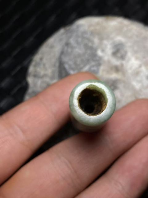 古玩玉器清代翡翠雕“素紋煙嘴”拍賣,當前價格800元