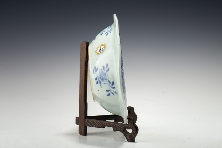 古玩陶瓷清中晚·青花云龍紋蓋鍋拍賣,當前價格0元