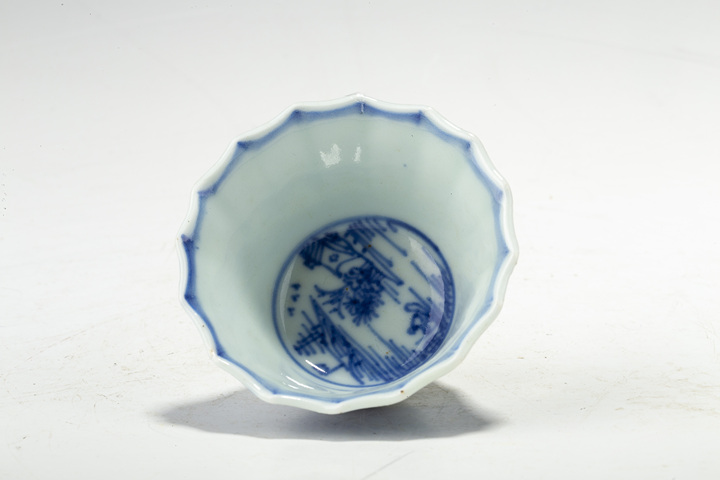 古玩陶瓷清康熙·青花漁家樂紋花口杯碟一套拍賣,當前價格0元