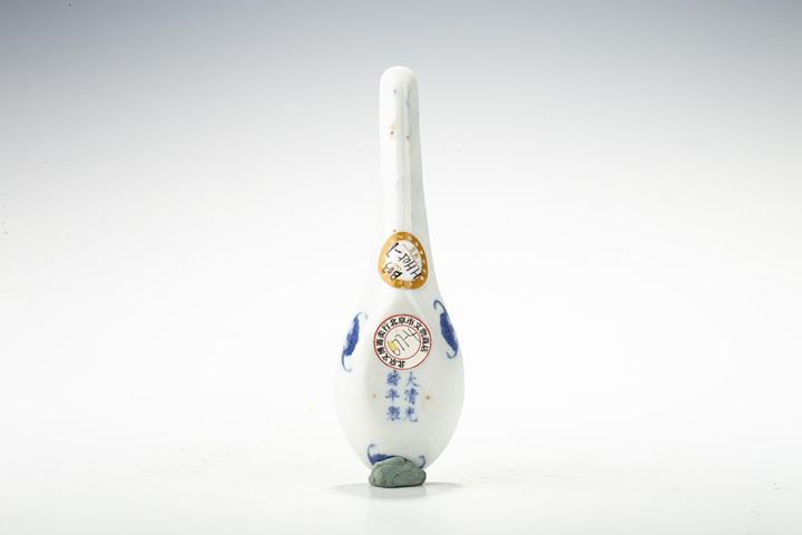古玩陶瓷清光緒·青花云鶴八卦龍紋羹匙(官)拍賣,當前價格16008元