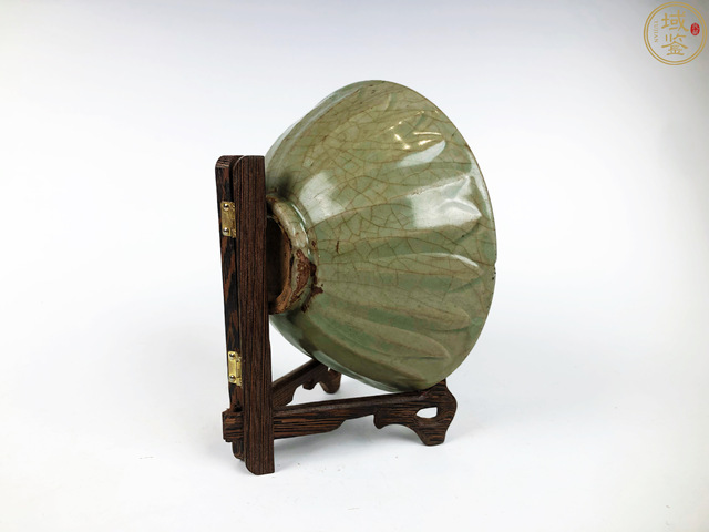 古玩陶瓷明早期龍泉蓮瓣碗真品鑒賞圖