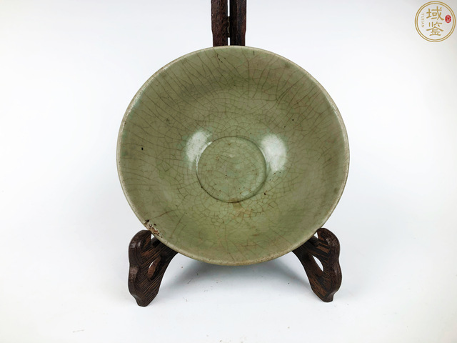 古玩陶瓷明早期龍泉蓮瓣碗真品鑒賞圖