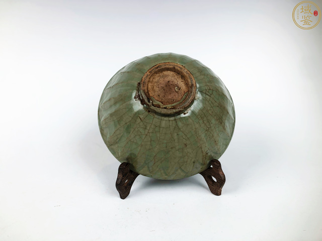 古玩陶瓷明早期龍泉蓮瓣碗真品鑒賞圖