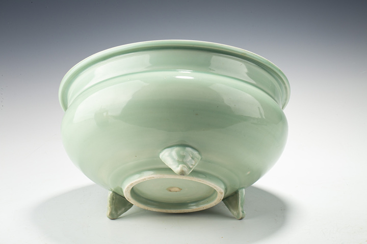古玩陶瓷晚清·青釉三足大香爐真品鑒賞圖