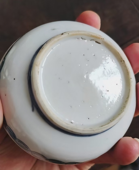 古玩陶瓷麒麟送子青花蓋盒真品鑒賞圖