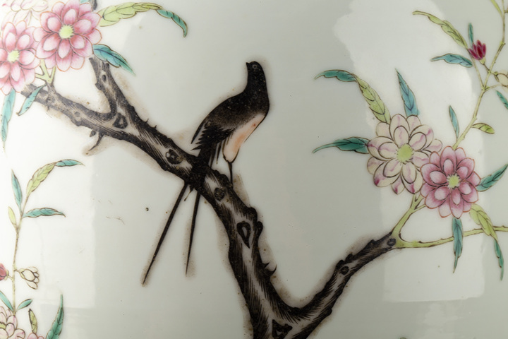 古玩陶瓷民國(guó)·粉彩杏林春燕圖觀音瓶
拍賣,當(dāng)前價(jià)格0元