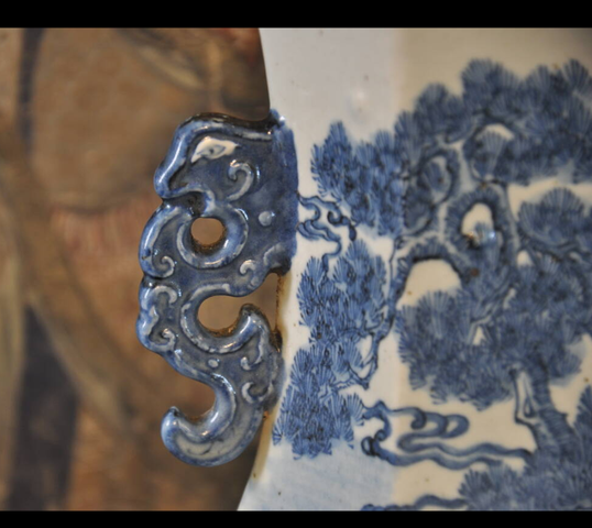古玩陶瓷人物山水青花瓶真品鑒賞圖