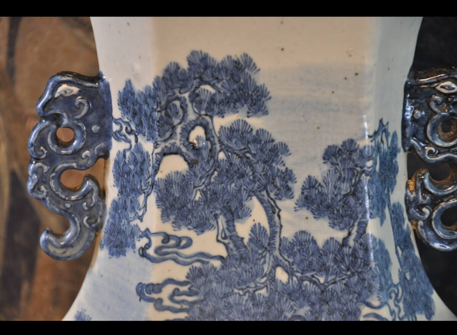 古玩陶瓷人物山水青花瓶真品鑒賞圖
