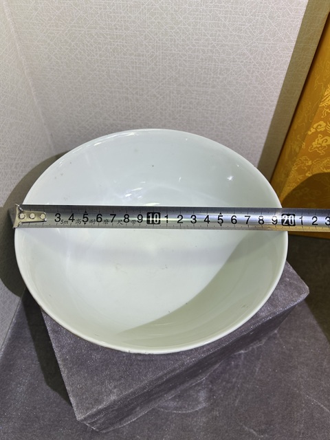 古玩陶瓷胭脂紅壓道山水紋碗真品鑒賞圖