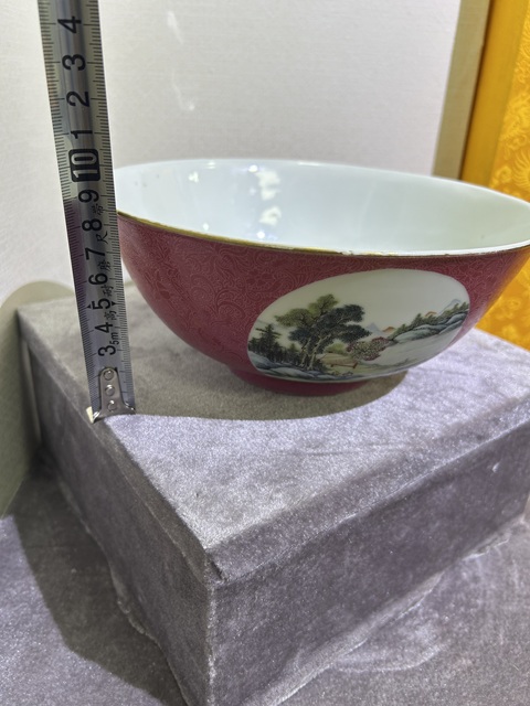 古玩陶瓷胭脂紅壓道山水紋碗真品鑒賞圖