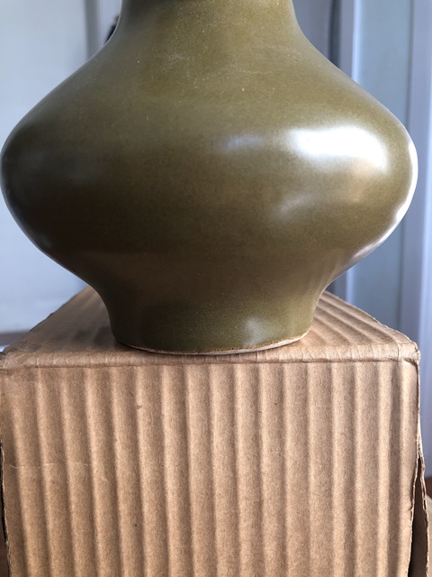 古玩陶瓷茶葉末釉雙環耳撇口瓶真品鑒賞圖